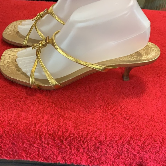 BEAUTIFUL PRADA HEELS 💕💕 - Picture 3 of 10